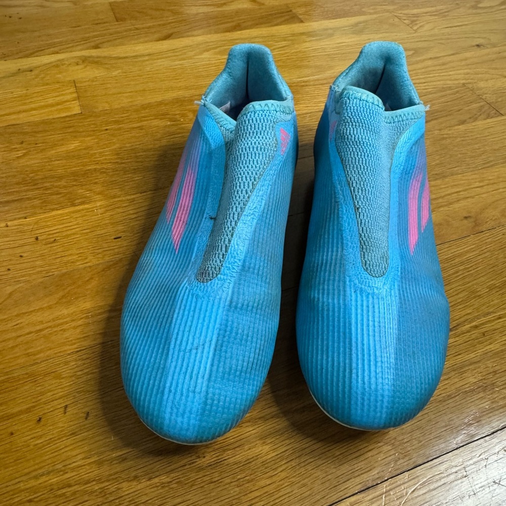 Adidas speedflow 3 Blue and Pink size 4 girls/kids outdoor soccer cleats